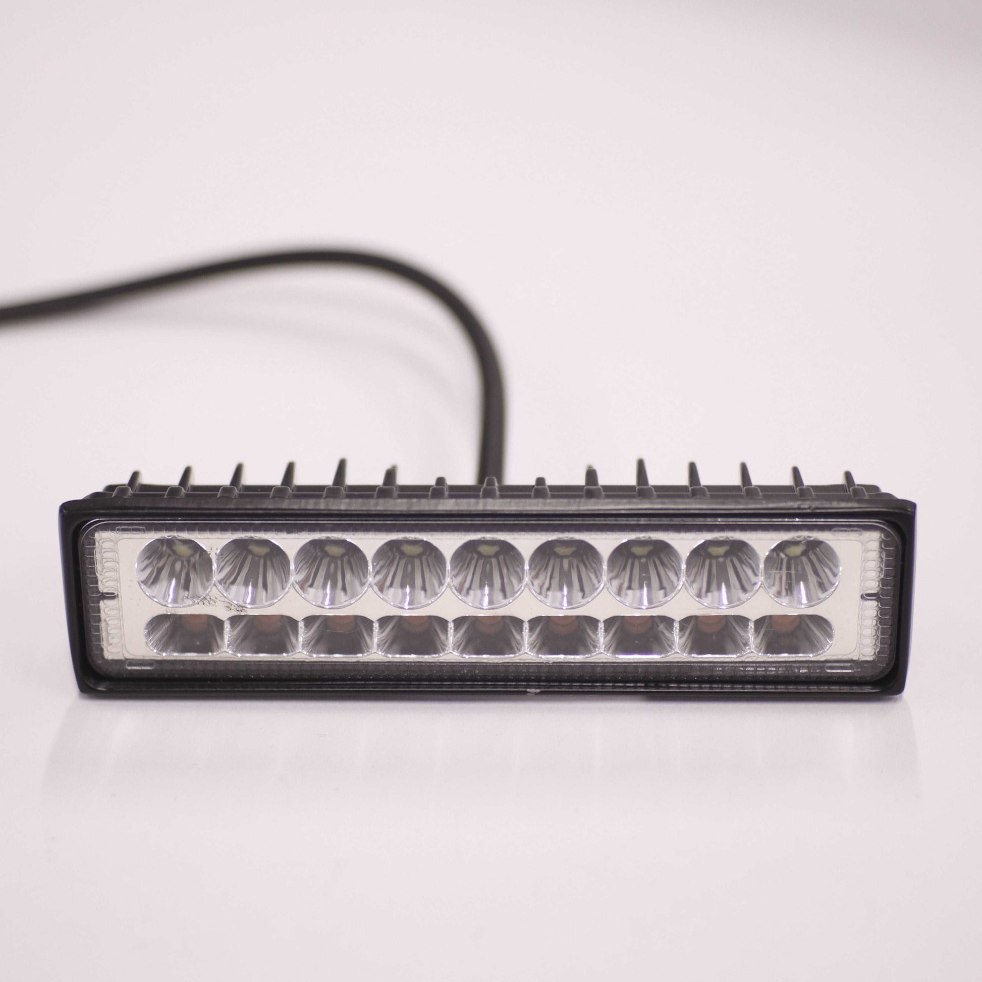 EXPLORADORA 20 LEDS 1800 LM 10-80V 18W