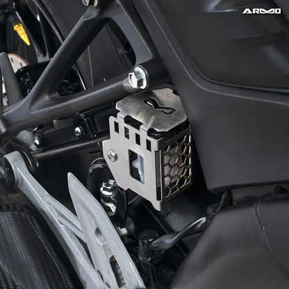 PROTECTOR DE LIQUIDO DE FRENO ARMO TRAS YAMAHA MT 15 INOX